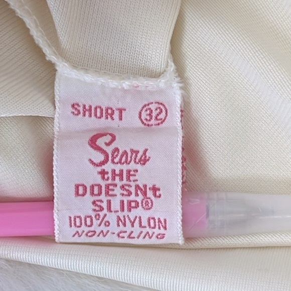 Vintage Sears “The Doesn’t Slip” Nylon Short Slip Dress Size 32 Classic NonCling - Picture 10 of 16